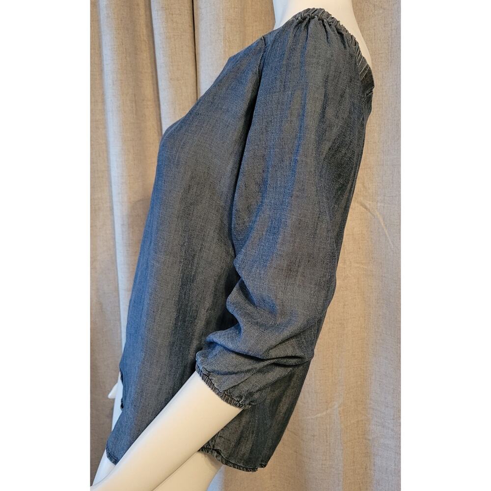 Chico's Off the Shoulder Linen Blend Chambray Denim Look Blouse Size 0 (M) - Picture 2 of 7